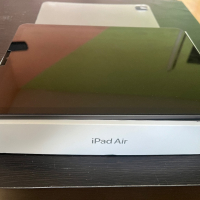Apple iPad Air 5 (2022), 10.9", 64GB, Wi-Fi, Space, снимка 2 - Таблети - 44882309