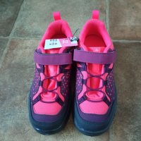 Нови Decathlon непромокаеми обувки,32, снимка 1 - Детски обувки - 37804236