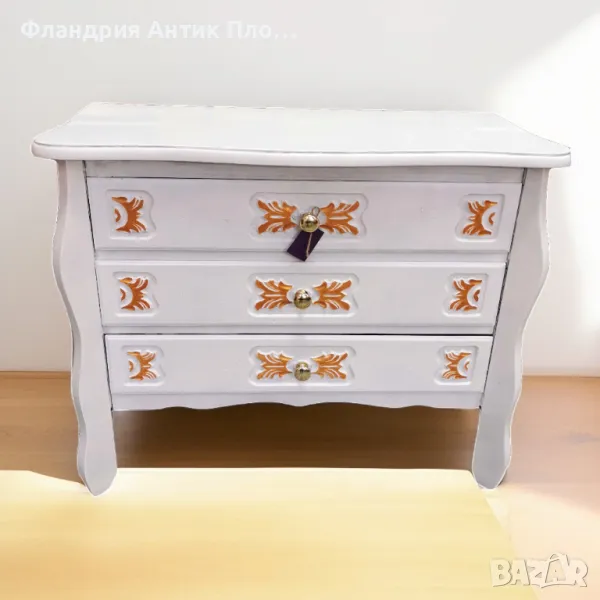 Скринче с три чекмеджета, бяло , снимка 1