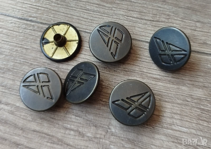част от копчета 6бр., 17мм., снимка 1