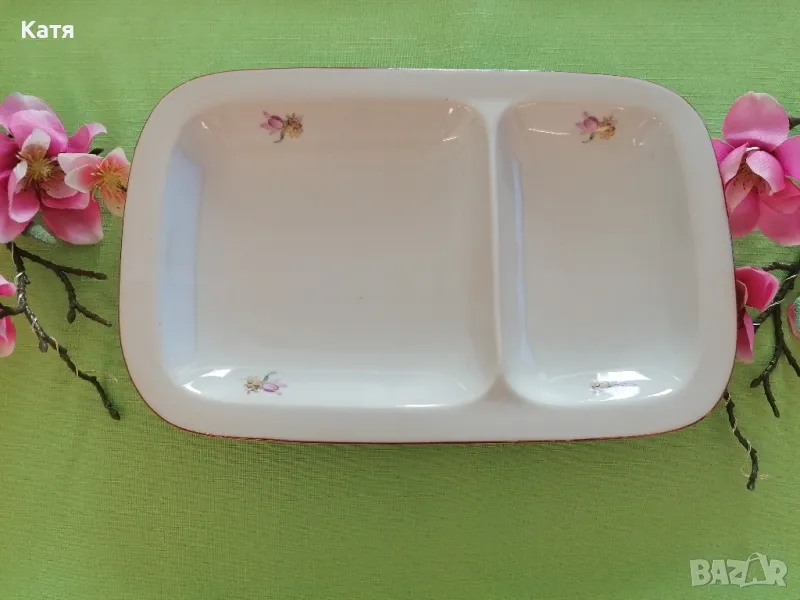  Българско порцеланово плато с две разделения.., снимка 1