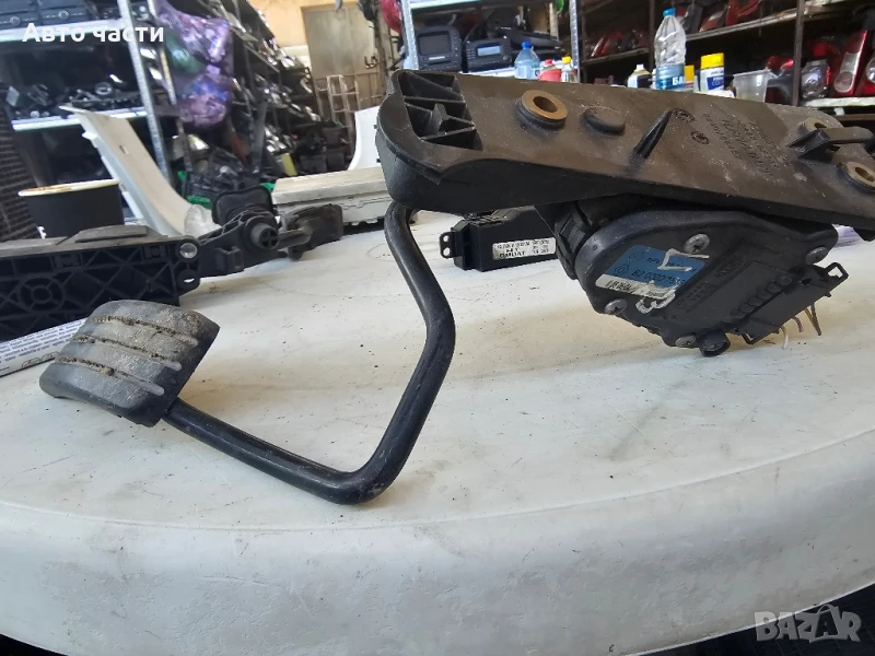 Педал газ за Renault Espace IV Minivan (11.2002 - 02.2015), № 8200007513

, снимка 1