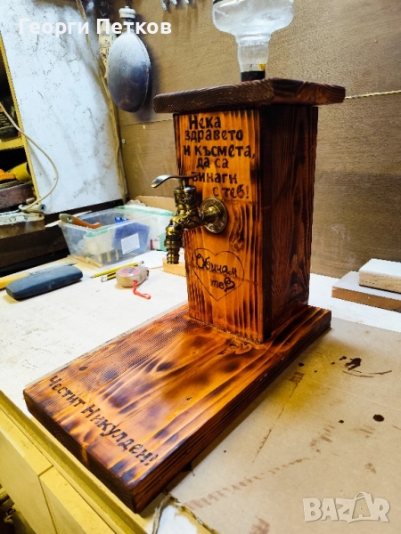 Изработвам диспенсъри, подаръчни дъски, табели от масивно дърво , ръчно., снимка 1