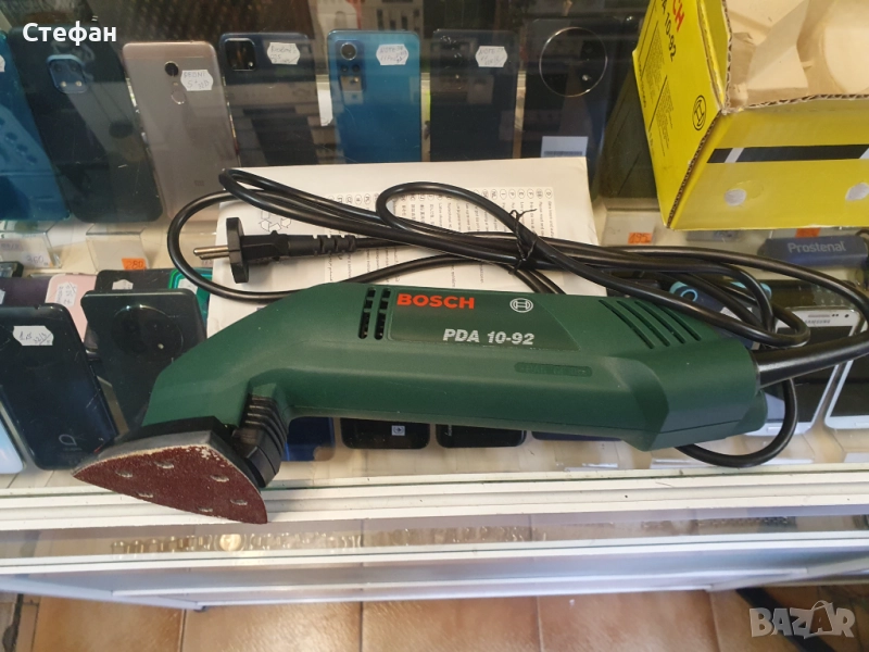 Вибрационен делташлайф BOSCH PDA 10-92 с кутия е резервни приставки. В отлично техническо и визуално, снимка 1