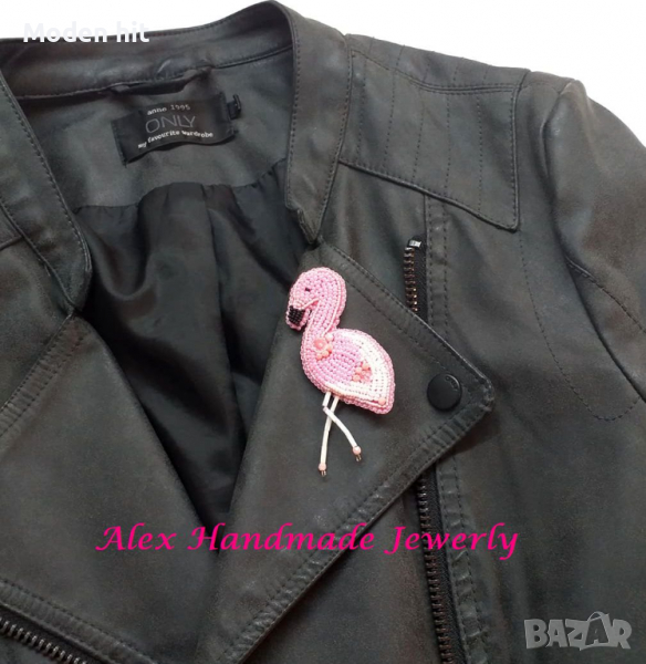 "Фламинго" брошка/висулка за колие бродерия с мъниста. Ръчна изработка., снимка 1