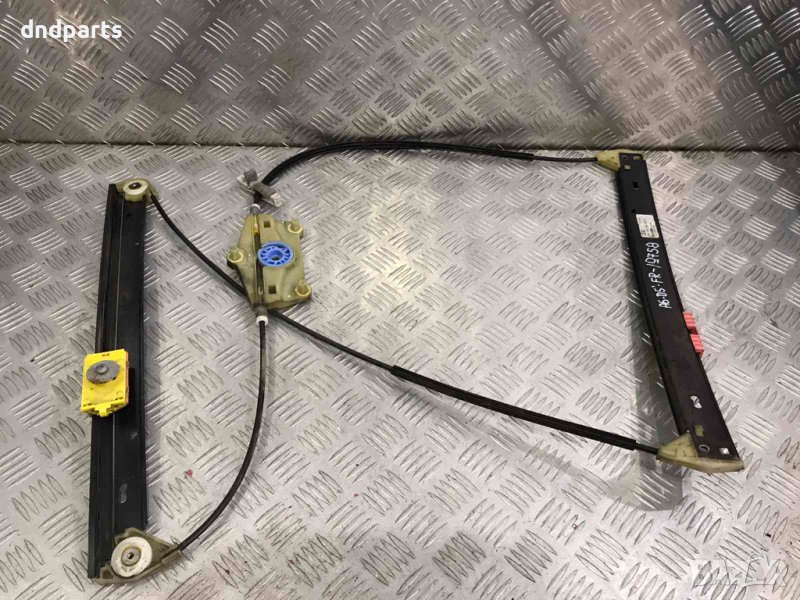 Преден десен стъклоповдигач Audi A6,2005г., снимка 1