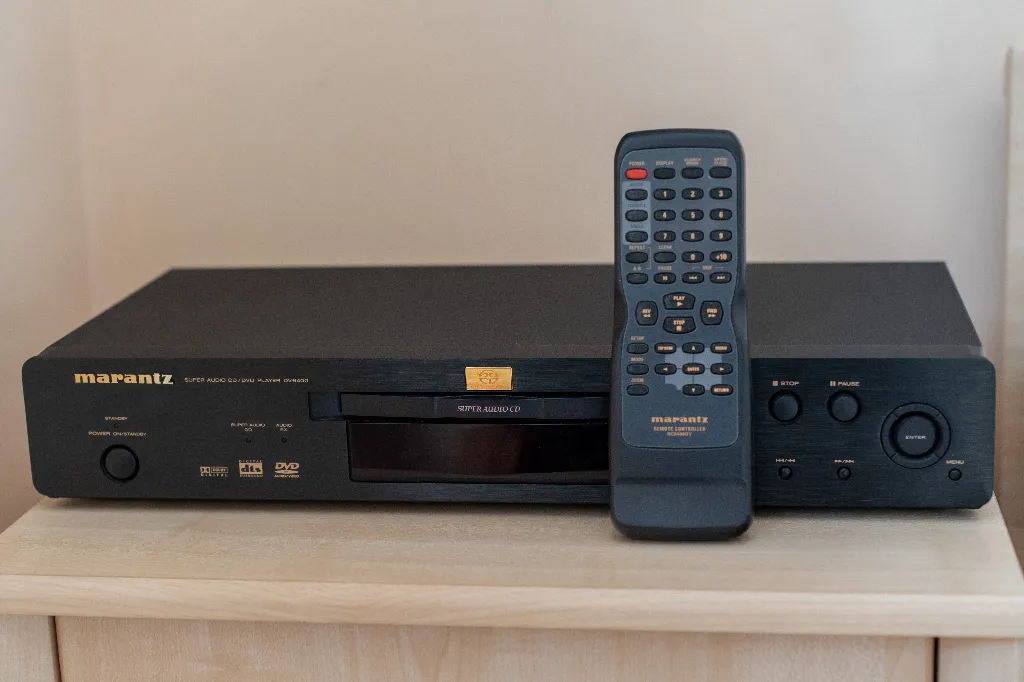 marantz DV-6400 SUPER AUDIO CD/DVD プレーヤー High End Marantz DV6400 SACD/DVD Player - YouTube