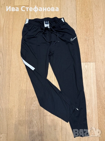 Ново спортно дамско  долнище спортен панталон Nike nike Найк