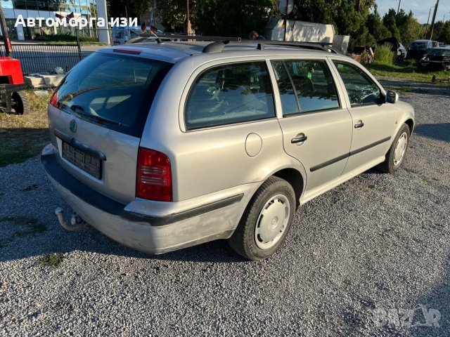 Шкода Октавия 1.6 бензин 2000 г. само на части , снимка 7 - Части - 43454391