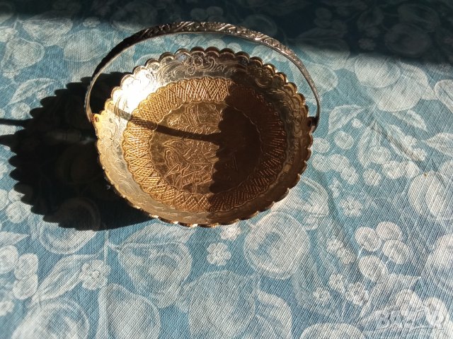 Метални чинийки и метална бонбониера, руски, снимка 5 - Чинии - 32364094