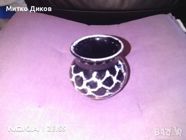 Синя ваза керамична на Троян с бежови ромбове-ръчна изработка Н-90мм и фи горе-75мм и долу-55мм, снимка 3 - Вази - 47946948