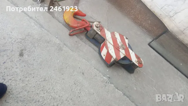 Кука за автокран продавам.