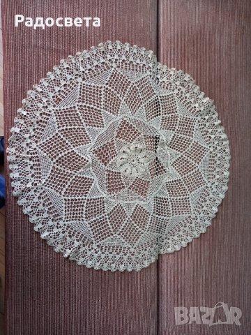 Ръчни плетива на една кука, снимка 4 - Покривки за маси - 37511951