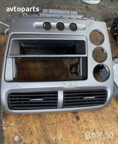 Honda civic 2004година Централна конзола с шкафче и духалки