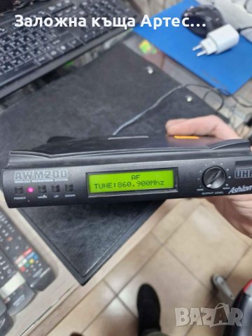 Микрофос с докстанция Ashtom AWM 200