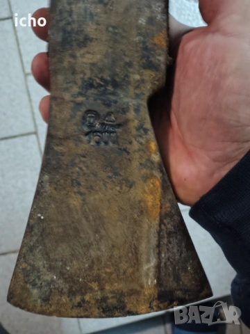 Стар топор, снимка 2 - Антикварни и старинни предмети - 51238166
