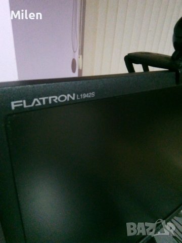 Монитор LG L1942S, снимка 3 - Монитори - 43536195