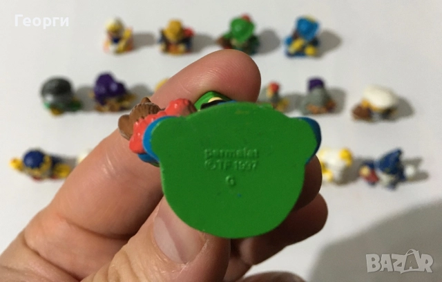 Лот кралство от фигурки на Parmalat (1997) от Италия.(Крал, кралица, рицари и придворни), снимка 3 - Фигурки - 52696069