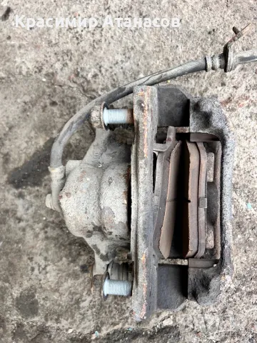 Спирачен апарат преден десен за Тойота Аурис. 1.6 VVti. 132кс. 2011г, снимка 4 - Части - 49679789