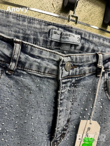 Дамски дънки със светли камъчета – светъл деним Размери: 25–31 Цена: 40 лв, снимка 4 - Дънки - 52592148
