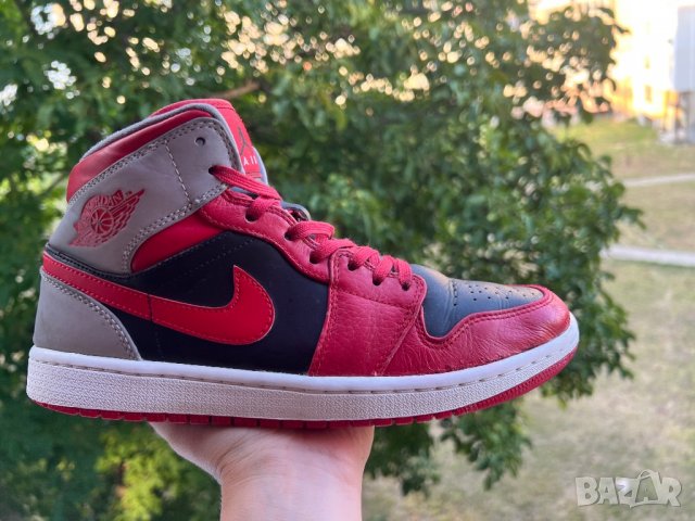 Jordan 1 Mid Fire Cement — номер 41, снимка 2 - Кецове - 37723884