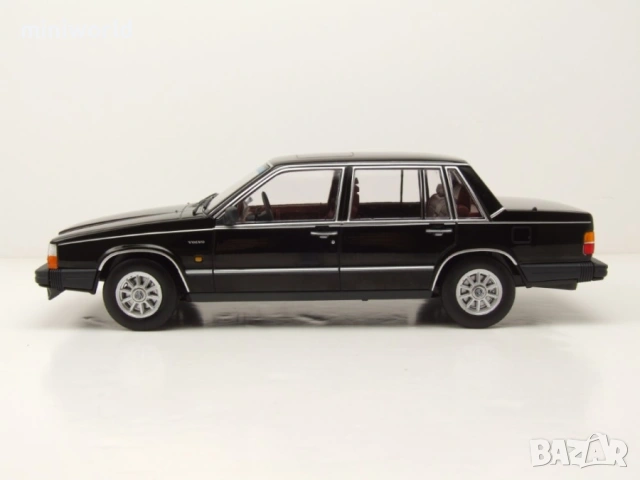Volvo 760 1985 - мащаб 1:18 на Triple9 моделът е нов в кутия, снимка 3 - Колекции - 53443198