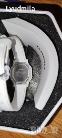 Дамски дигитален кварцов часовник от бяла смола/синтетична кожа Casio La11w, снимка 4 - Дамски - 43645901