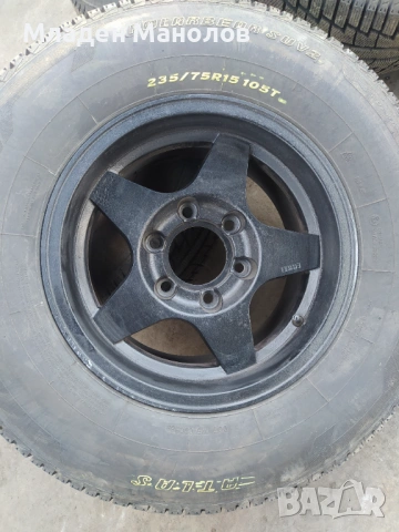 Джанти с гуми , размера се вижда на снимките , свалени са от Форд Рейнджър 2008 , гумите са чисто но, снимка 5 - Гуми и джанти - 53278441