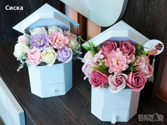 Предлагам ви букети шапка със сапунени цветя за абитуриенти/абсолвенти.               , снимка 18 - Подаръци за жени - 50237598