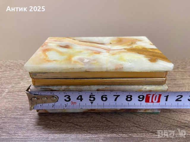 Винтидж кутия от оникс за бижута със златист кант, снимка 2 - Антикварни и старинни предмети - 52719121