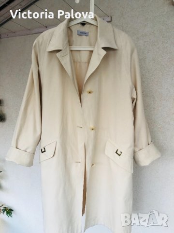 Стилен тренчкот актуален млечен цвят