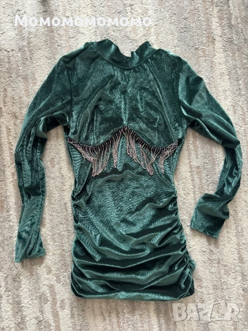 Зелена рокля с ресни