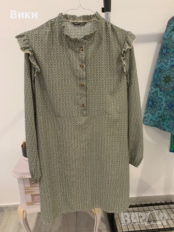 Рокля в размер L