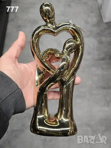 статуетки  сърца