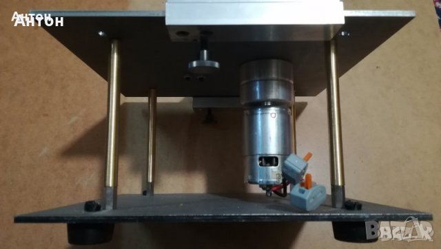 Малка оберфреза с плот, снимка 2 - Други машини и части - 33212186