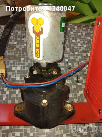 Задвижване за центрофуга за пчелен мед 12 волта, снимка 2 - За пчели - 52745380