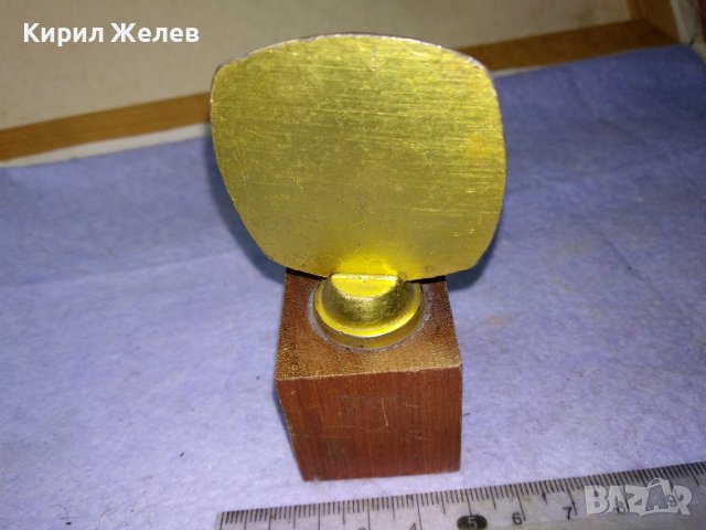 СТАРА ИНТЕРЕСНА НАГРАДА " ЗЛАТНА " За 1-ро МЯСТО МЕТАЛНА с ДЪРВЕН ПОСТАМЕНТ 41343, снимка 3 - Колекции - 43980894