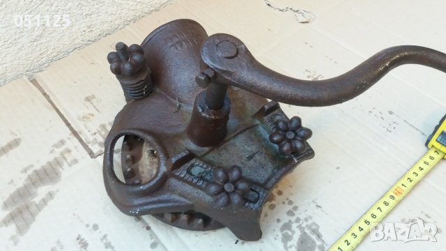 отлична машинка за мелене на царевица , снимка 4 - Антикварни и старинни предмети - 43481481