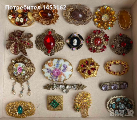 Колекция от винтидж брошки 