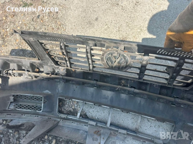 предна броня за VW Sharan 2.8i 204кс VR6 2002г - цена 60 лв само за бронята с забележки лява решетка, снимка 5 - Части - 51976086