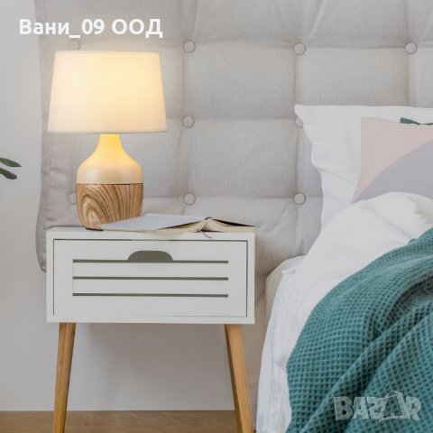 Красиво бяло нощно шкафче