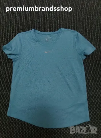 Nike тениска дамска S размер 