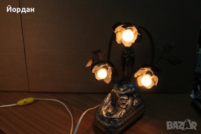 Настолна лампа 1930-та година с латерна, снимка 2 - Антикварни и старинни предмети - 43789458