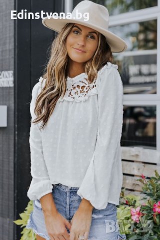 Дамска елегантна блуза в бяло с принт на точки и ефектно бродирано деколте