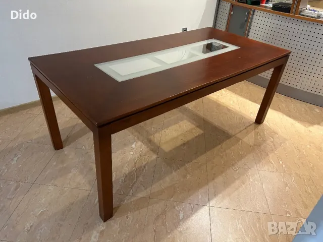 Трапезна и холна маса от масив