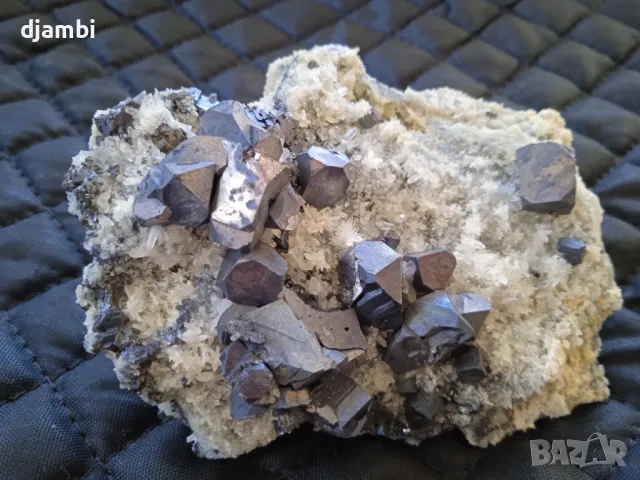 №147,Кварц,Кварцова друза,Кварц със сфалерит,галенит,доломит и хлорит,Кристали,Минерали,Родопи,, снимка 3 - Декорация за дома - 47671572