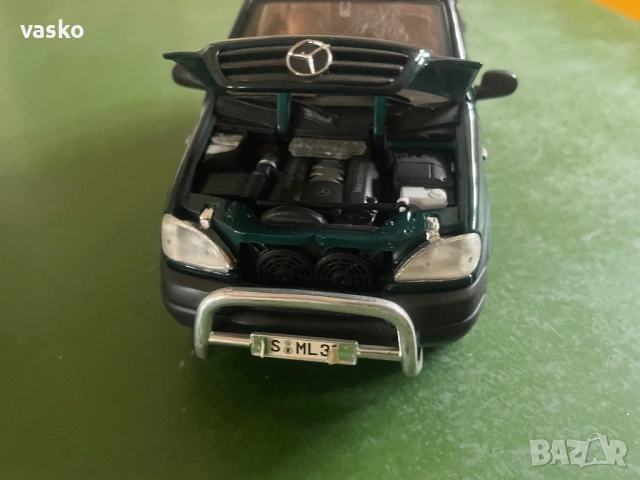 MAISTO 1:18 Mercedes ML, снимка 7 - Колекции - 53413935