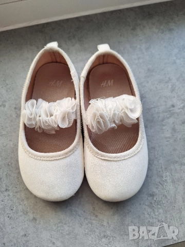Пантофки H&M , снимка 2 - Детски пантофи - 52170851