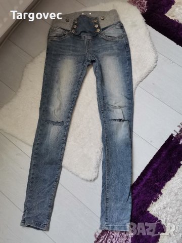 Дамски дънки с накъсани колене, снимка 1