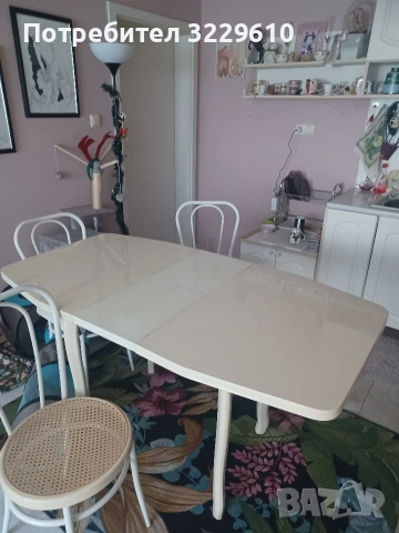Трапезна маса със столове 